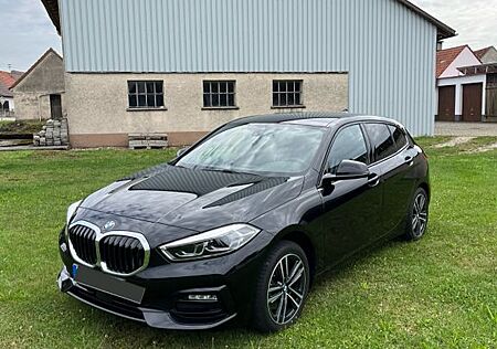 BMW 118i Sport Line | Automatik | 1. Hand