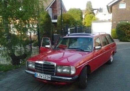Mercedes-Benz 240 240TD W123
