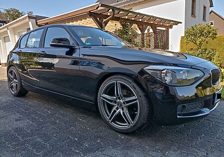 BMW 114i - Voll fahrbereit, jedoch mit Motorgeräusch