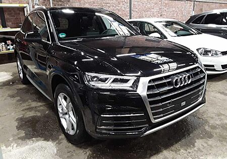 Audi Q5 2.0 TFSI S tronic quattro -