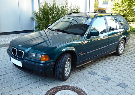 BMW 320i touring (E36), bostongrün, Original, NR