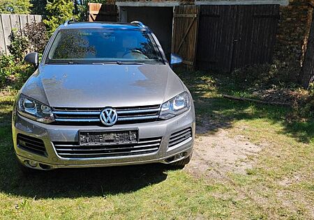 VW Touareg Volkswagen 3.0 V6 TDI Tiptr Exclusive BMT Terra...