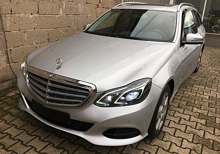 Mercedes-Benz E 250 BlueTEC 4MATIC Autom. -