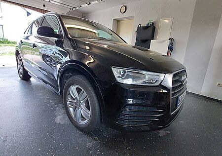 Audi Q3 1.4 TFSI cylinder on d. S tronic design d...