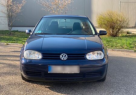 VW Golf Volkswagen 1.6 FSI Basis Variant Basis
