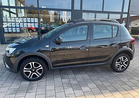 Dacia Sandero TCe 90 eco Stepway Celebration *NAVI*