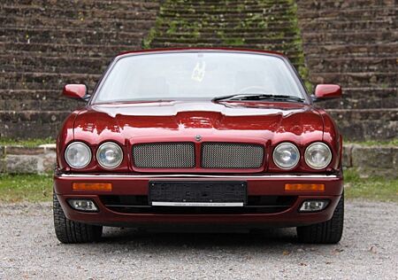 Jaguar XJR mit 3 Jahren Garantie Top Zustand