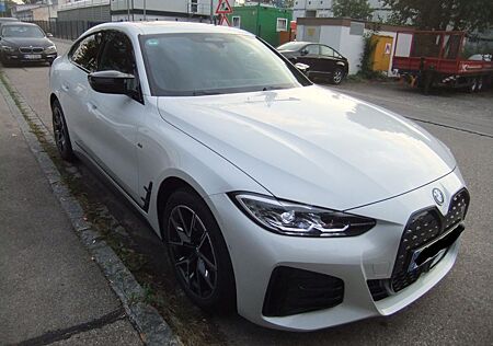 BMW i4 Gran Coupe M50 Schiebedach AHK 99,5% SOH