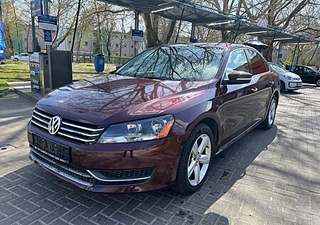 VW Passat Volkswagen Sportage