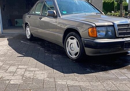 Mercedes-Benz 190