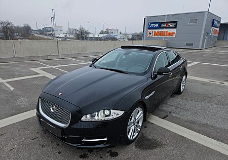 Jaguar VOLLAUSSTATTUNG NEU TÜV NEU WARTUNG 8 FACHBEREİF