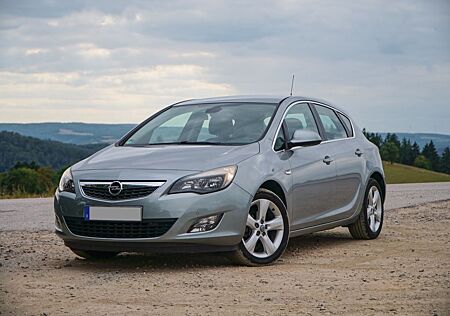Opel Astra J Lim. 5-trg. 1.6 Sport