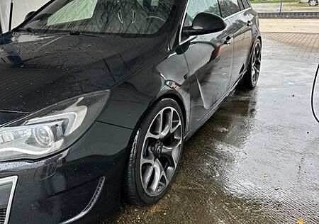 Opel Insignia Sports Tourer OPC 2.8 V6 Turbo 4x4