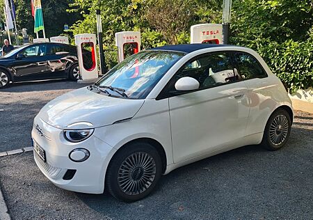 Fiat 500 Cabrio 42 kWh - Erstbesitz, Ganzjahresreifen