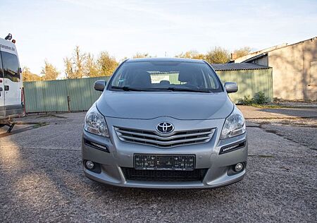 Toyota Verso 2.2l D-4D Executive Automatik Executive