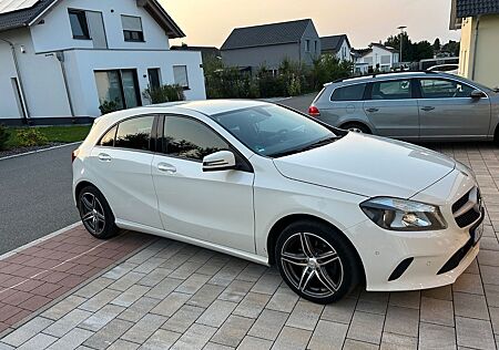 Mercedes-Benz A 200 d 4MATIC DCT -