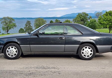 Mercedes-Benz CE 320 320 CE 24V 220 PS Leder schwarz SSD Klima