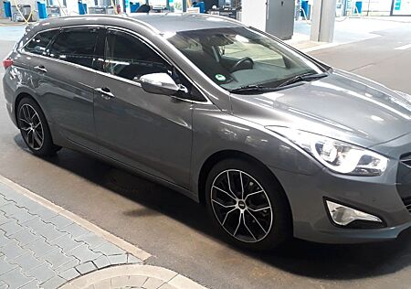 Hyundai i40 cw 2.0 GDI Style TÜV Neu
