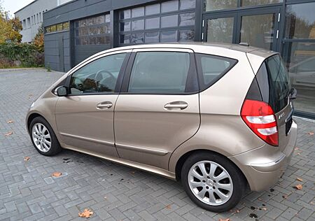 Mercedes-Benz A 200 Elegance Klimaautom Alu +WR Hu 04.2026