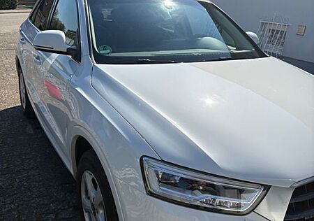 Audi Q3 2.0 TFSI 132kW quattro S tronic ,Pano,Keyless