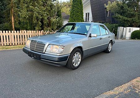 Mercedes-Benz E 220 W124