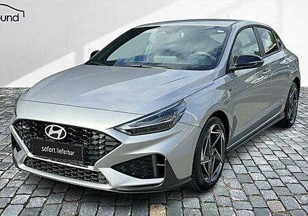 Hyundai i30 gebraucht kaufen Hyundai i30 III Fastback 1,5 (MHEV) T-GDi Fastback