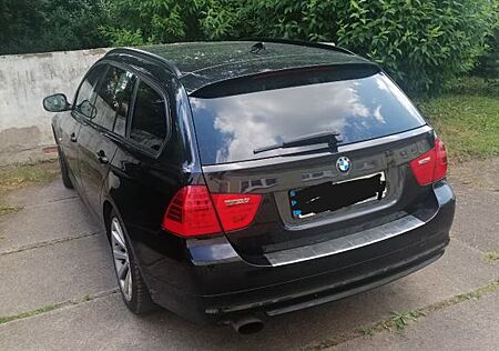 BMW 320i Touring Edition Exclusive Edition Exclusive