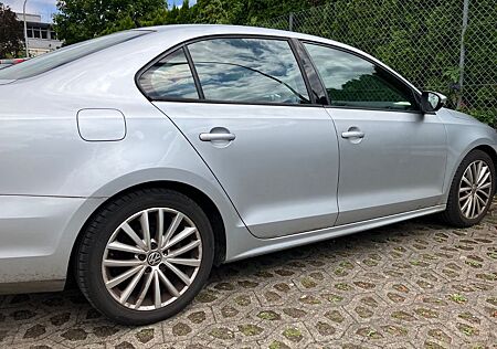 VW Jetta Volkswagen 1.2 TSI BlueMotion Technology -