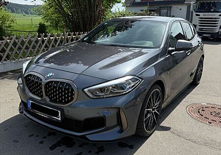 BMW M135i xDrive A -