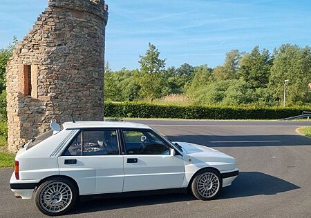 Lancia Delta Integrale 16V weiß H-Zulassung Oldtimer