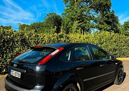 Ford Focus 1.6 Trend Neue TUV