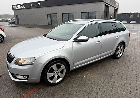 Skoda Octavia 1.6 TDI Green tec DSG Elegance Combi