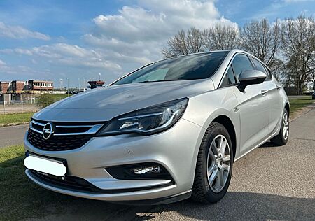 Opel Astra K Lim. Dynamic / Automatik /