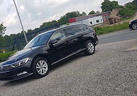 VW Passat Variant Volkswagen 2.0 TDI Highline DSG * NAVI *LED