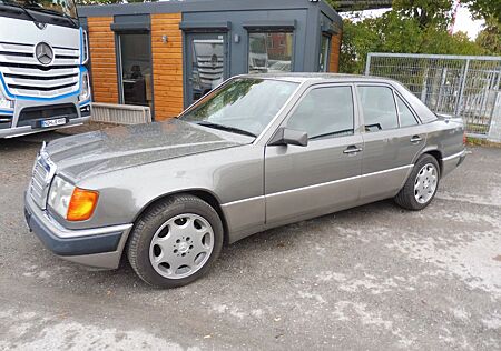 Mercedes-Benz E 230 H-Zulassung Automatik SSHD Servo
