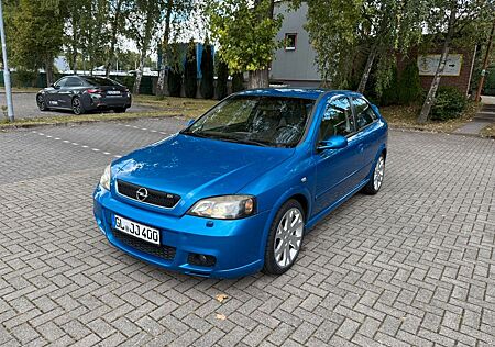 Opel Astra 2.0 Turbo OPC