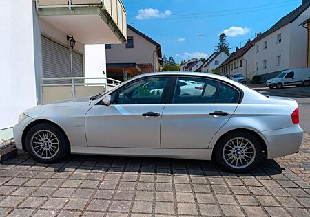 BMW 318i - Gut gepflegter 3er
