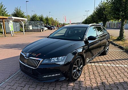 Skoda Superb 2.0 TDI DSG Combi Navi LED Kamera