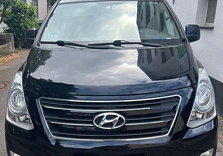 Hyundai H-1 Starex Grand 2.5 8 Sitzer Automatik
