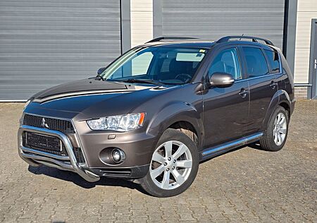 Mitsubishi Outlander 2.2 D 4WD Automatik Leder 7 Sitze