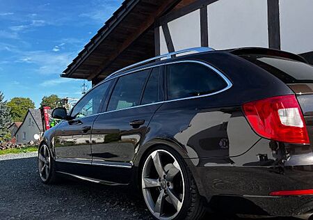 Skoda Superb 3.6 V6 DSG 4x4 L & K Combi L & K