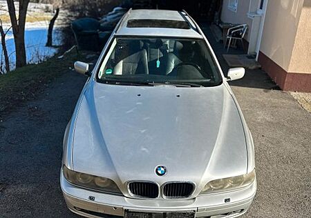 BMW 525d A Highline Exclusive touring Highline E...