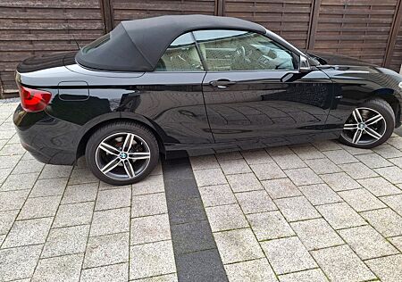 BMW 220i Cabrio Sport Line