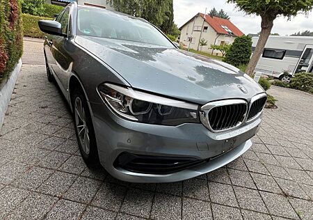 BMW 520d xDrive Touring Sport Line Leder AHK 19 Zoll