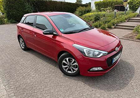 Hyundai i20 1.2 62kW Passion Passion 8-fach bereift TOP