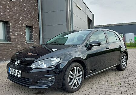 VW Golf Volkswagen 1.2 TSI BMT Trendline 8-fach Bereift