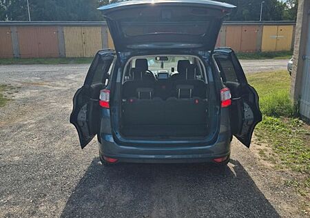 Ford Grand C-Max 1,0 EcoBoost 92kW Cool & Connect...