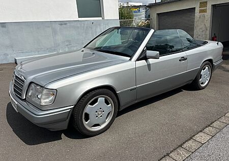 Mercedes-Benz 220 Cabriolet