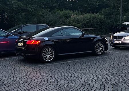 Audi TT Coupe 2.0 TFSI S tronic quattro -