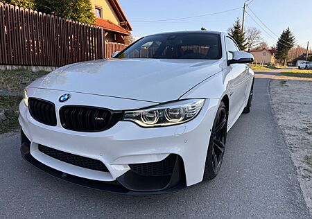 BMW M4 GRAET CONDITION DKG CARBON HUD KAMERA